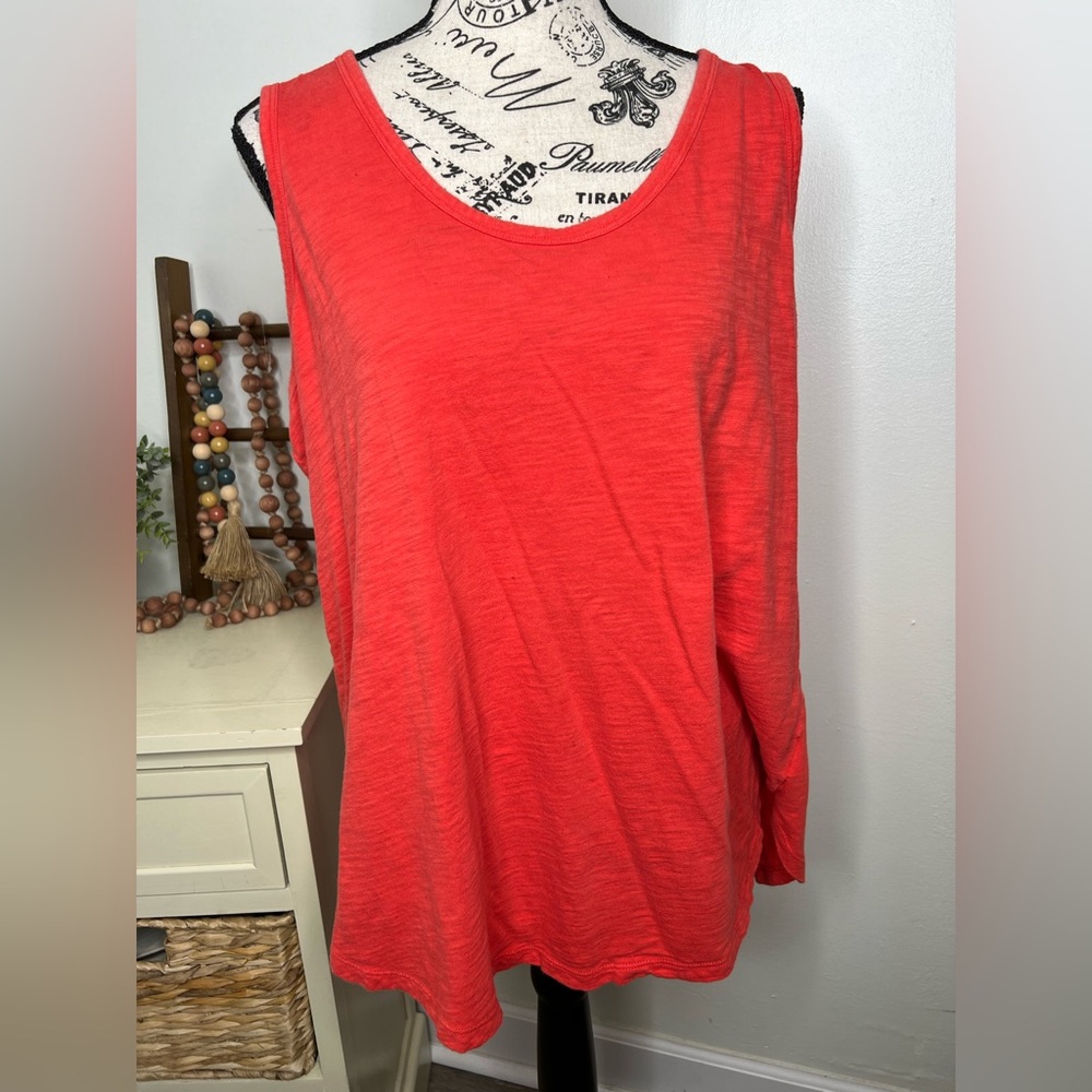 Old Navy Keyhole Top